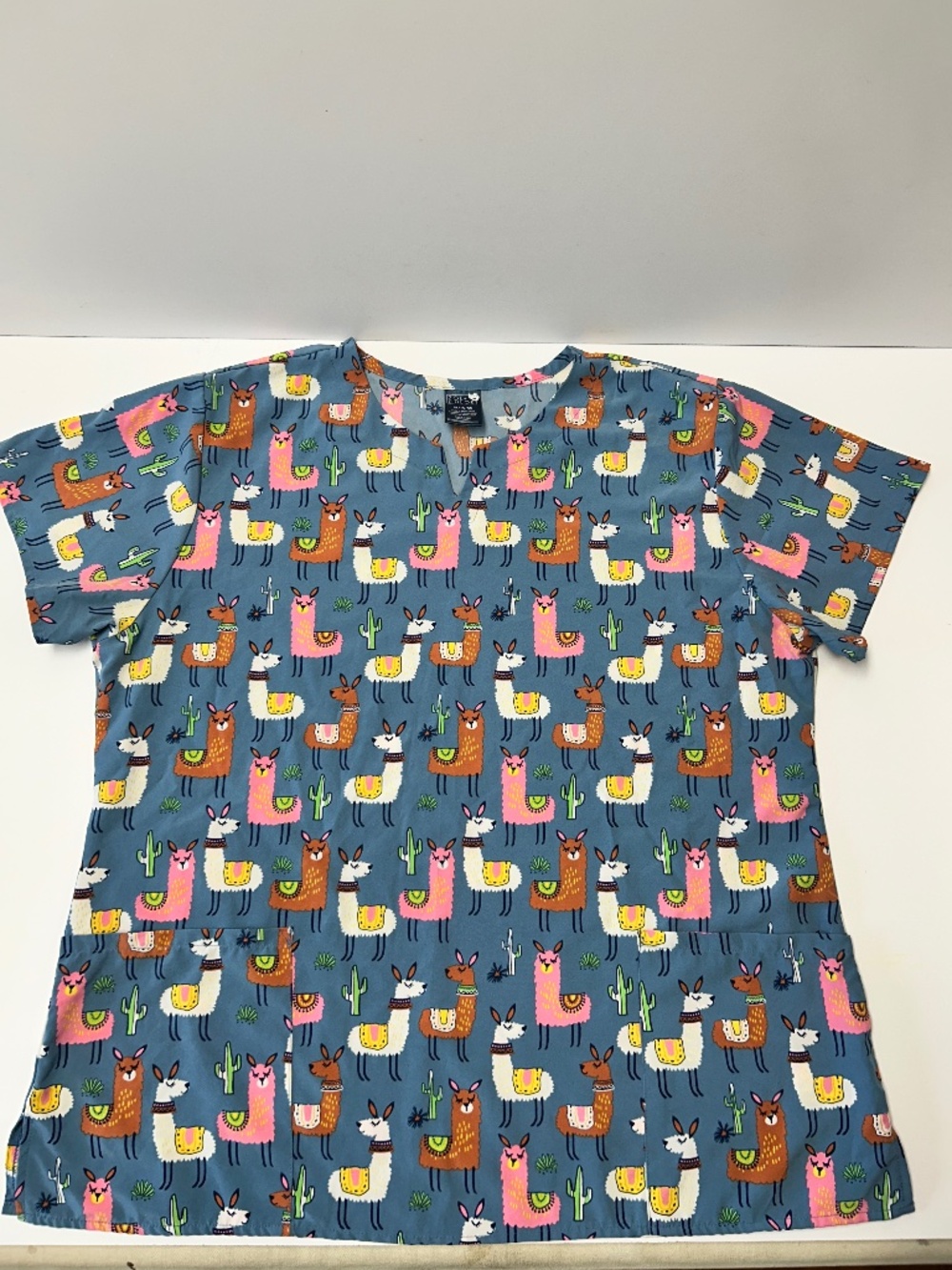 Zoe + Chloe XL Notch Neck Llama Rama Z16213-LMRM 2 Pocket Scrub Top